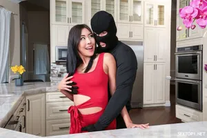 Chị kế thèm địt gạ tình cậu em buồi to địt cực hăng