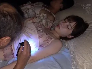 Địt em gái lạ hàng ngon bím nhiều nước cực dâm