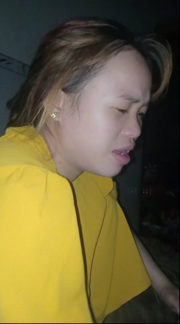 Sáng đi làm tối về rủ em đồng nghiệp đi đóng gạch