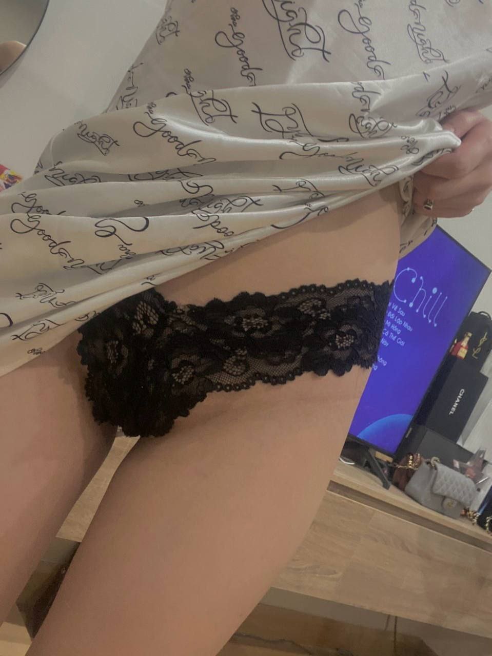 Gừng càng già càng cay, Ông chồng già đưa vợ yêu trẻ lên đỉnh mỗi ngày