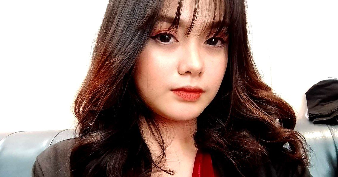 [91 Ông Thẩm] Cận cảnh cái lồn nhỏ của Loli, bị trói và tiến vào từ phía sau, giơ chân lên và đào sâu vào cái lồn một cách thô bạo...